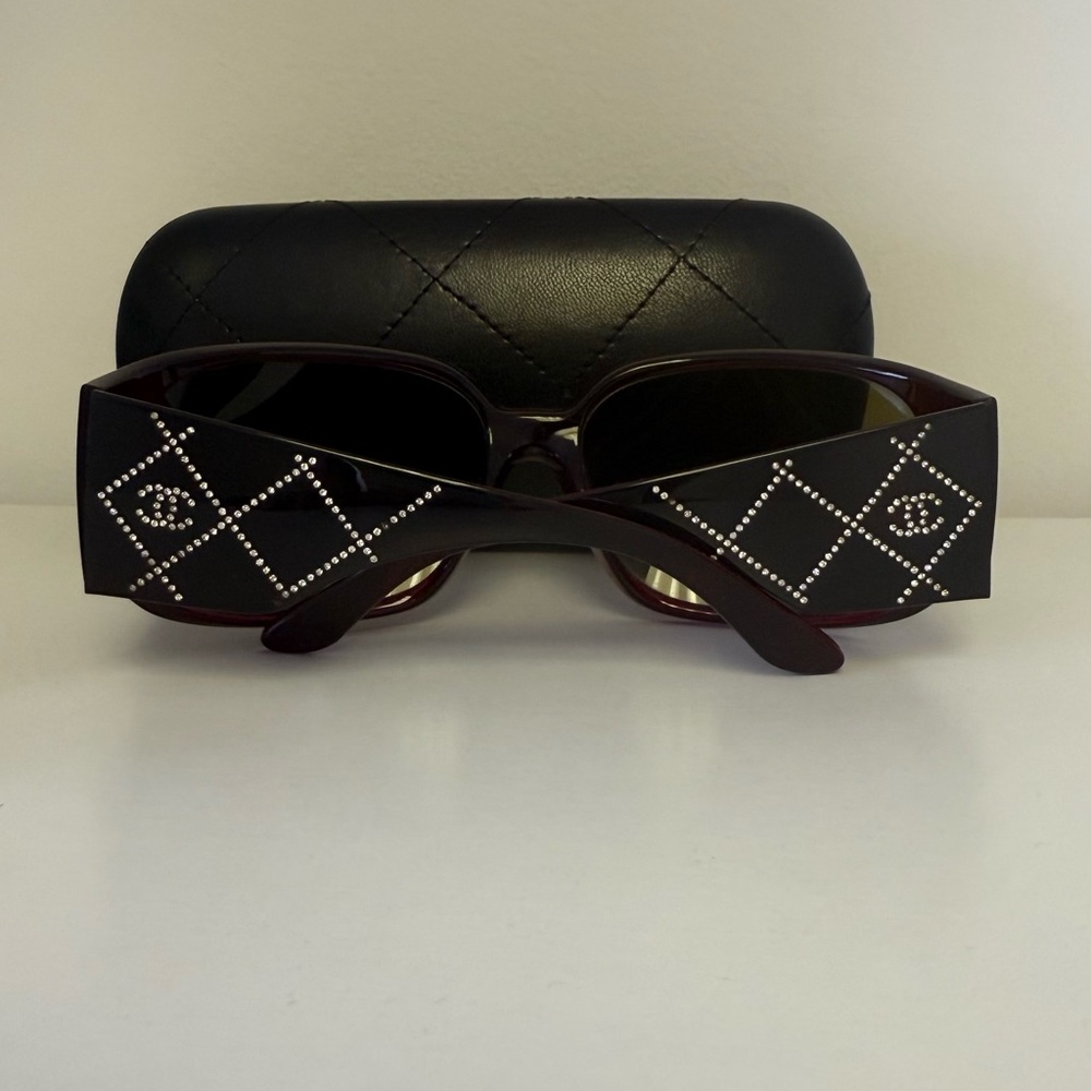CHANEL Burgundy Sunglasses with Diamond Detail